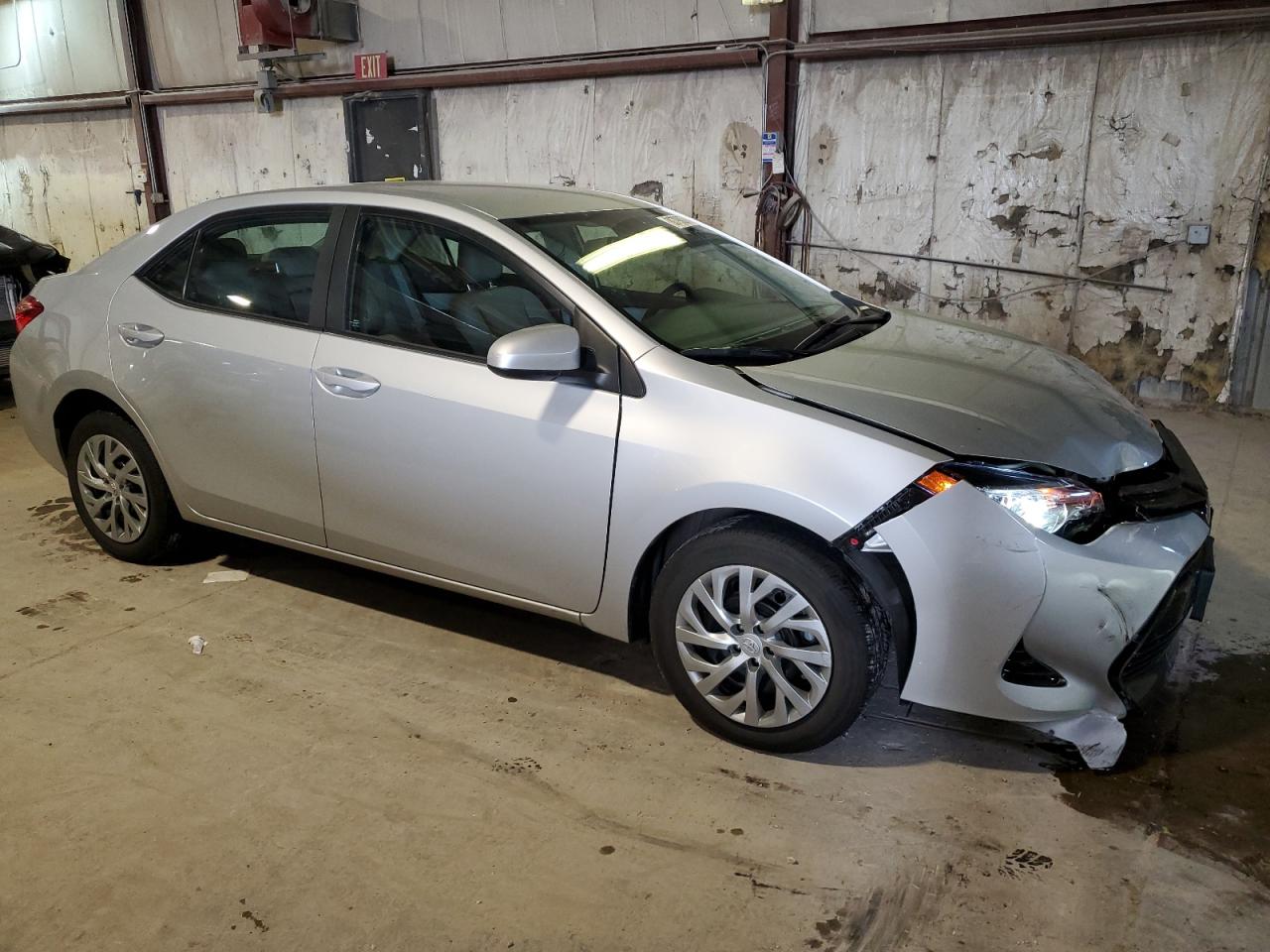 VIN 2T1BURHE0JC000914 2018 TOYOTA COROLLA no.4