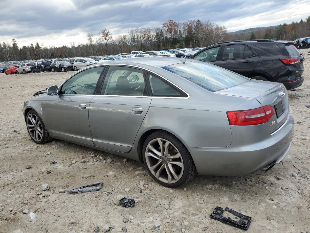 2010 Audi S6 - Image 2