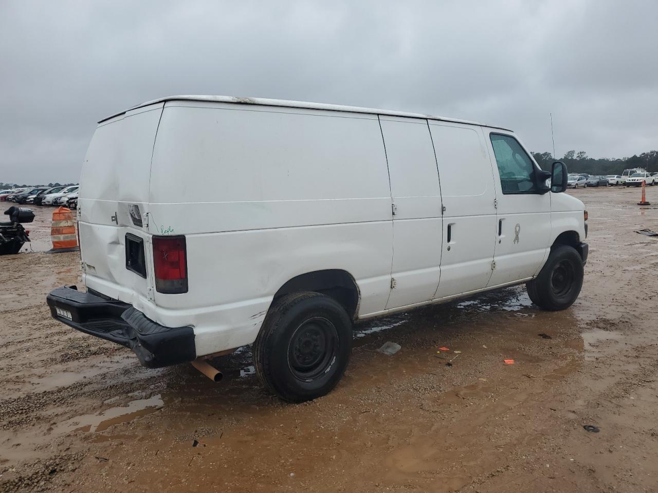 2011 Ford Econoline - Image 3