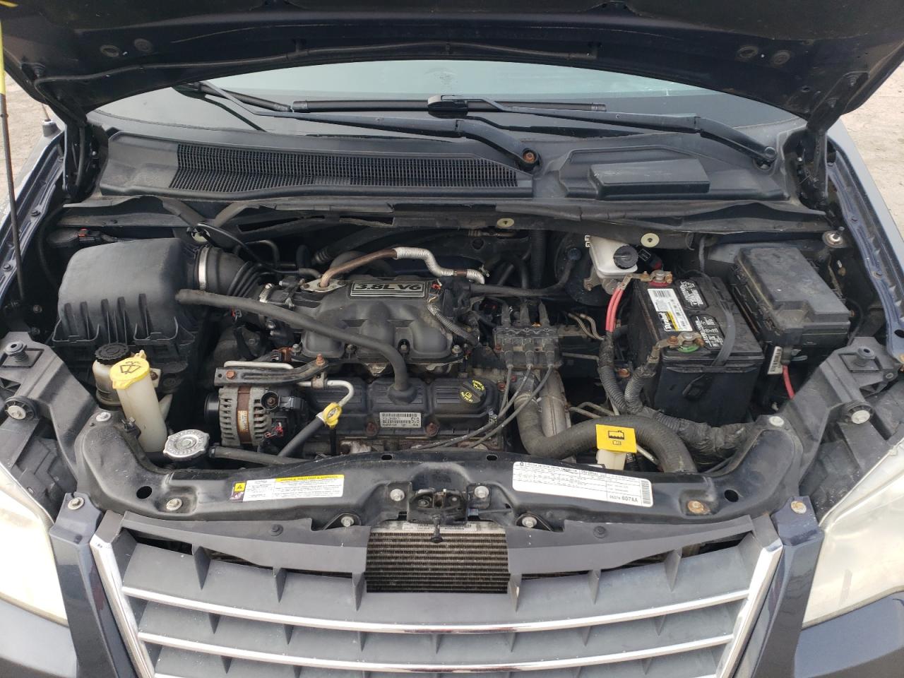 2009 Chrysler Town & Country - Image 14