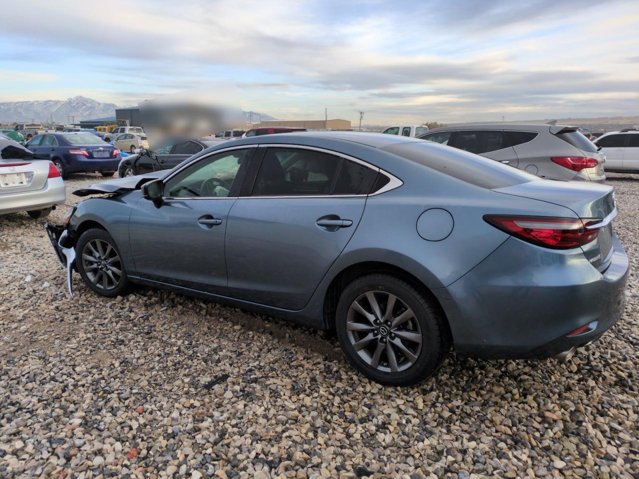 VIN JM1GL1UM0J1330323 2018 MAZDA 6 no.2