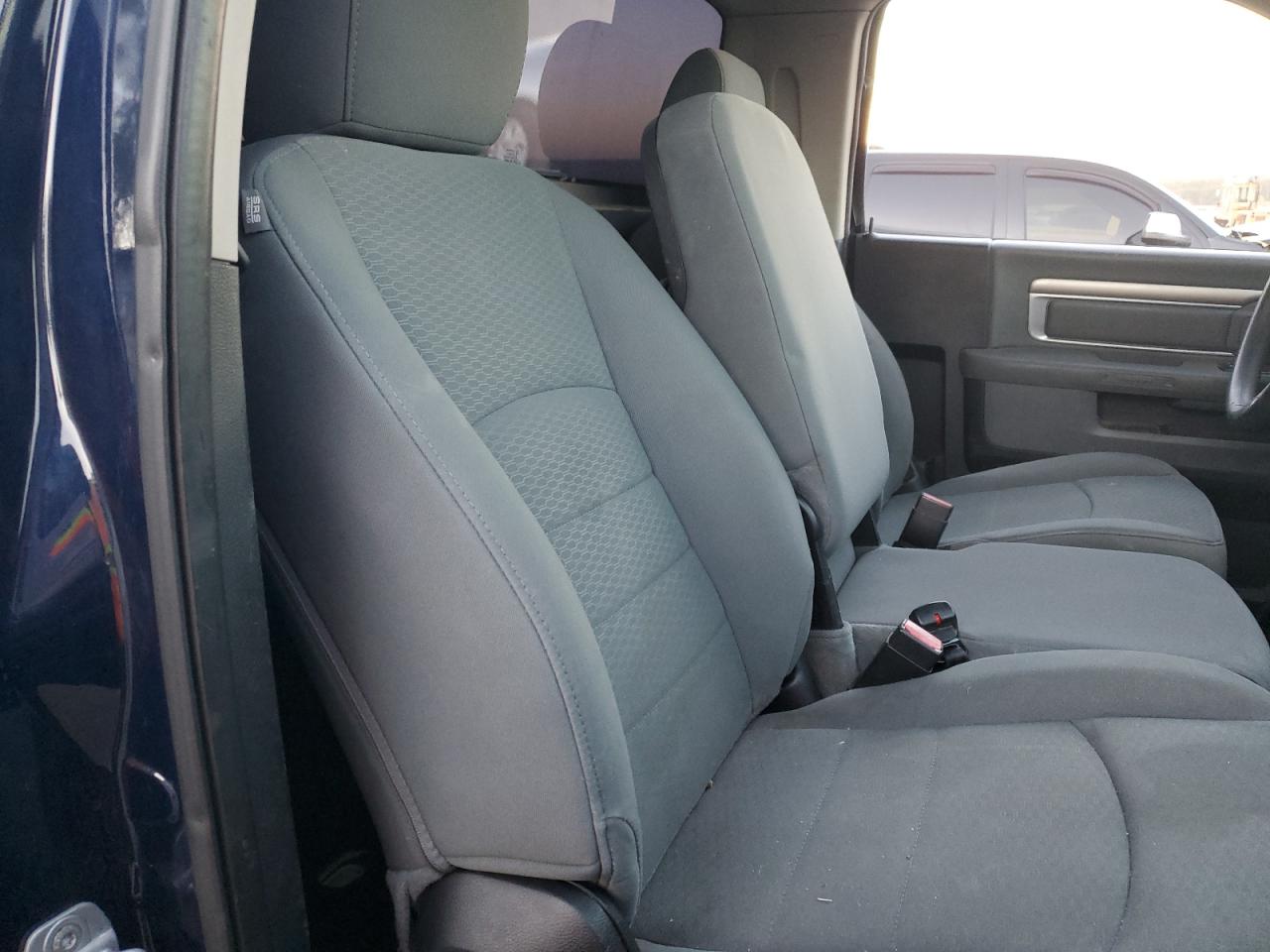 2013 RAM 1500 - Image 10