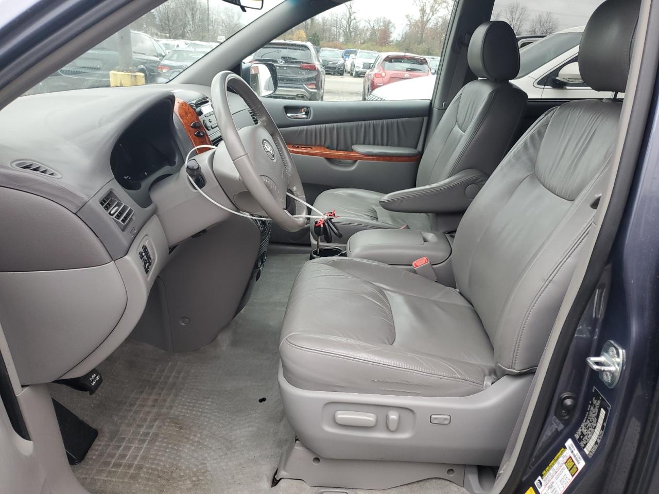 2008 Toyota Sienna - Image 7