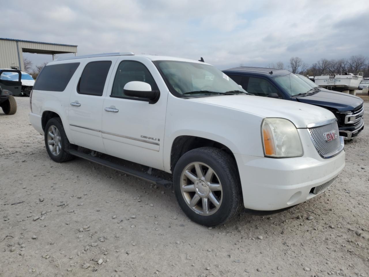 2009 GMC Yukon - Image 4