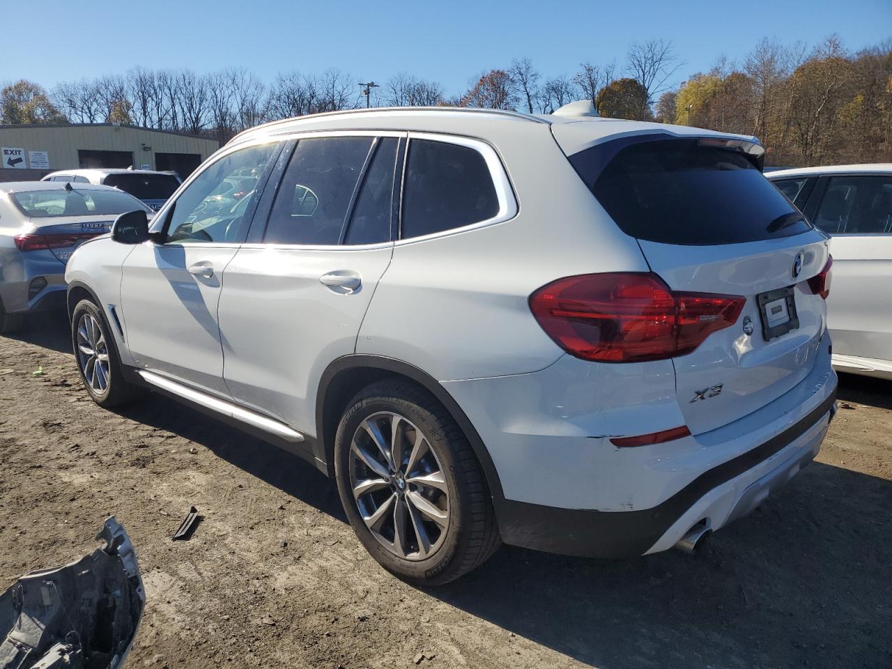 VIN 5UXTR9C52JLD70706 2018 BMW X3 no.2