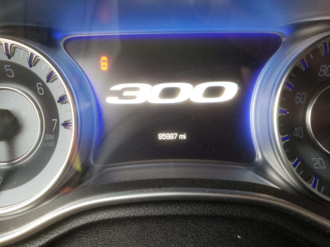 2015 Chrysler 300 - Image 9