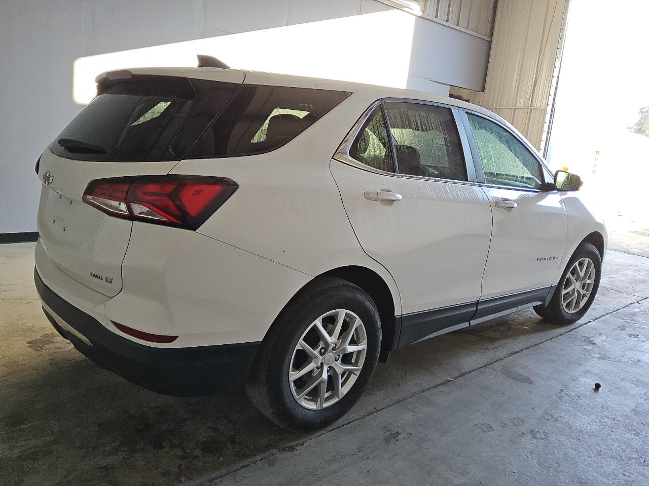 2023 Chevrolet Equinox - Image 3