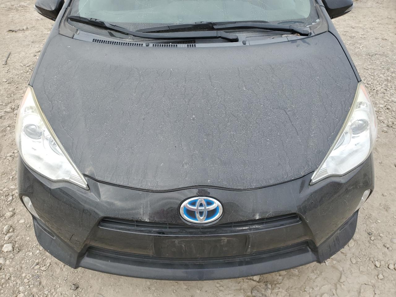 2014 Toyota Prius - Image 11