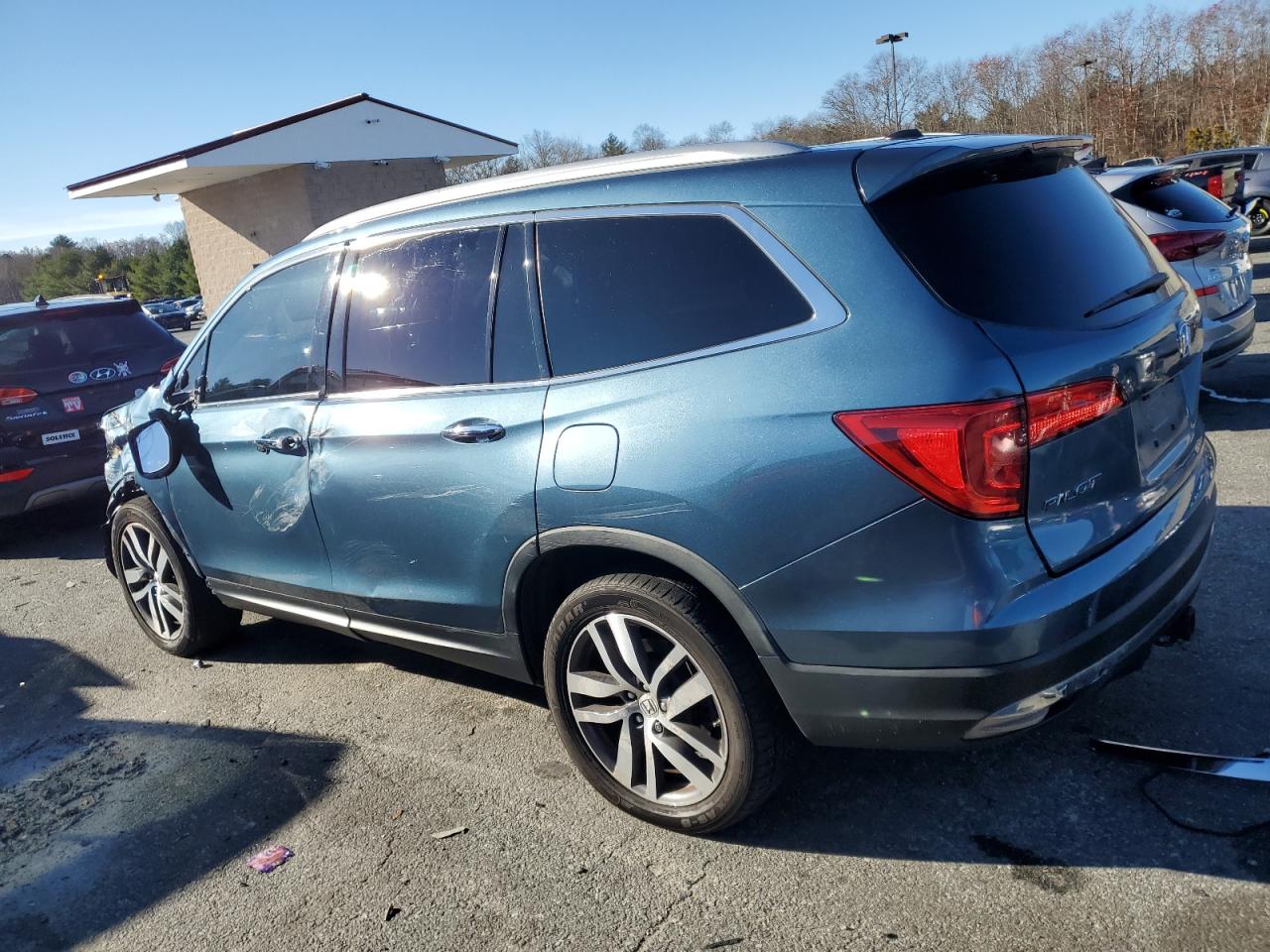 2016 Honda Pilot - Image 2