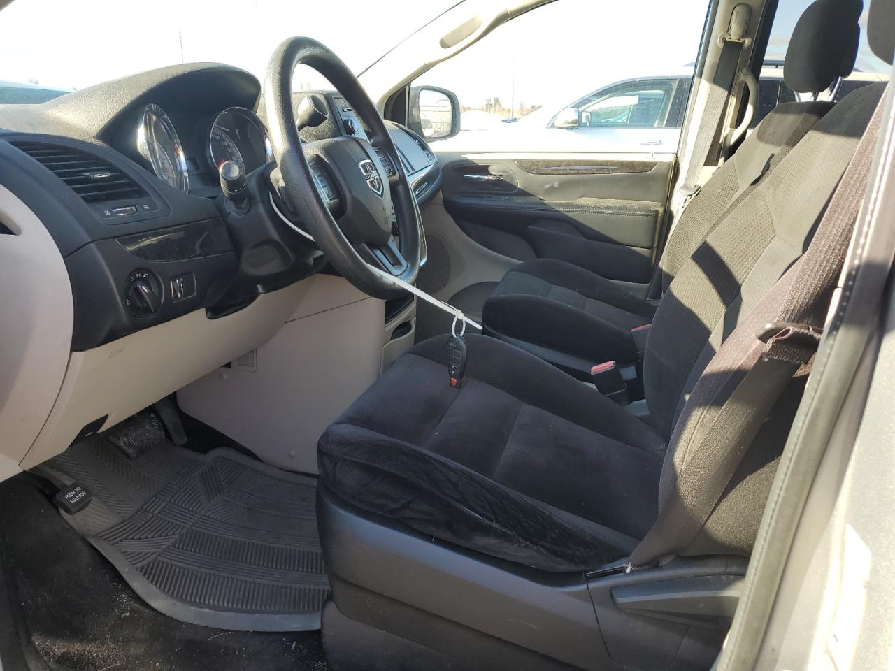 2014 Dodge Caravan - Image 7