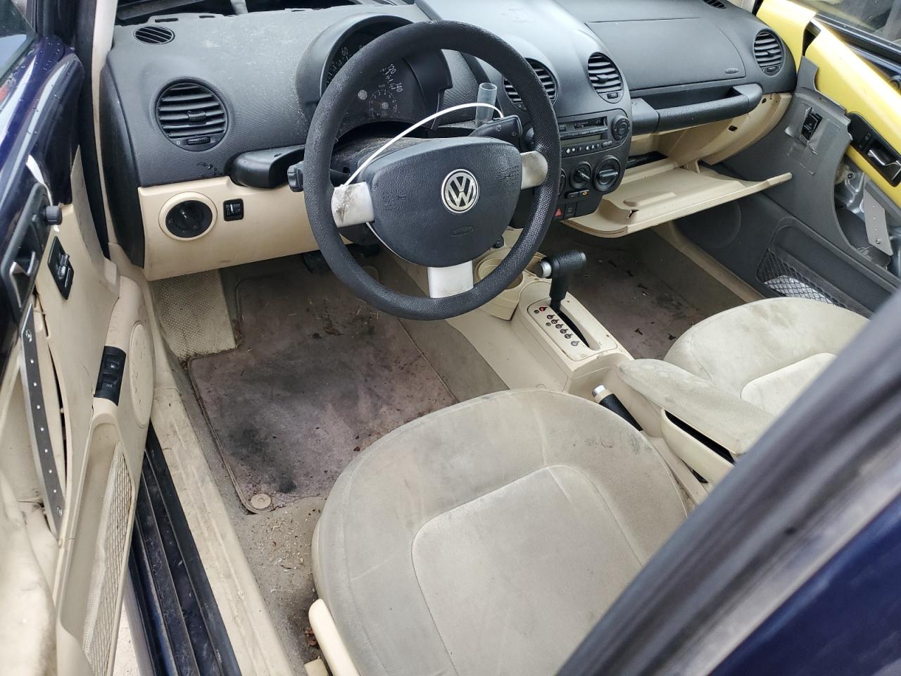 2002 Volkswagen Beetle - Image 8