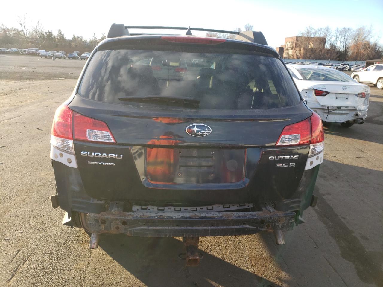 2012 Subaru Outback - Image 6