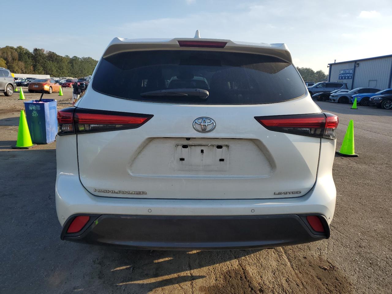 2020 Toyota Highlander - Image 6