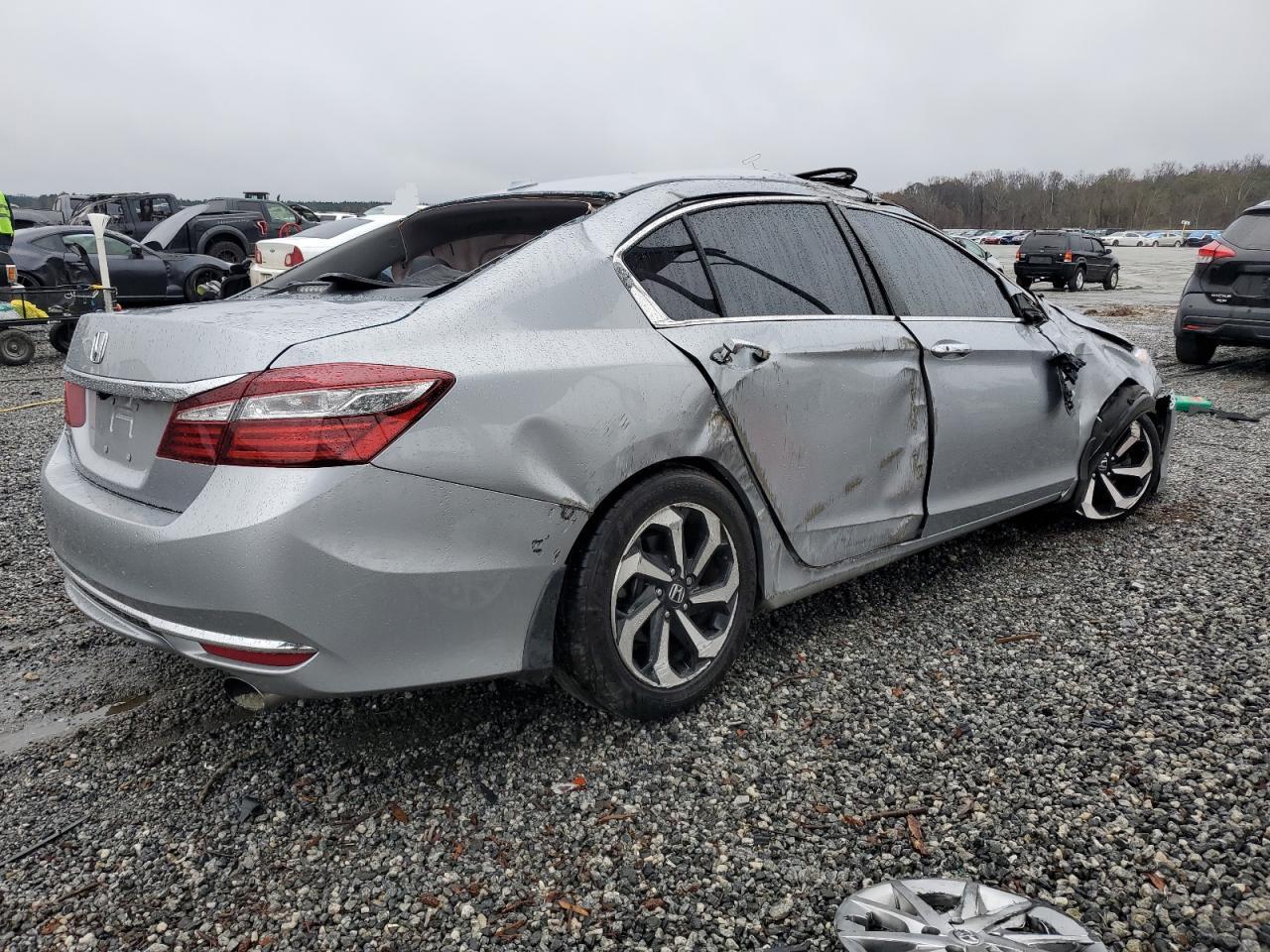 VIN 1HGCR2F88GA239443 2016 HONDA ACCORD no.3