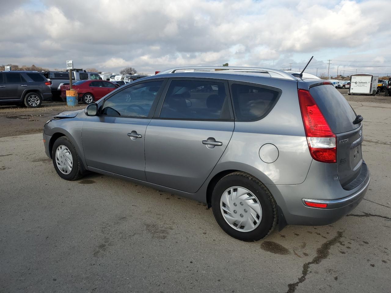 2011 Hyundai Elantra - Image 2