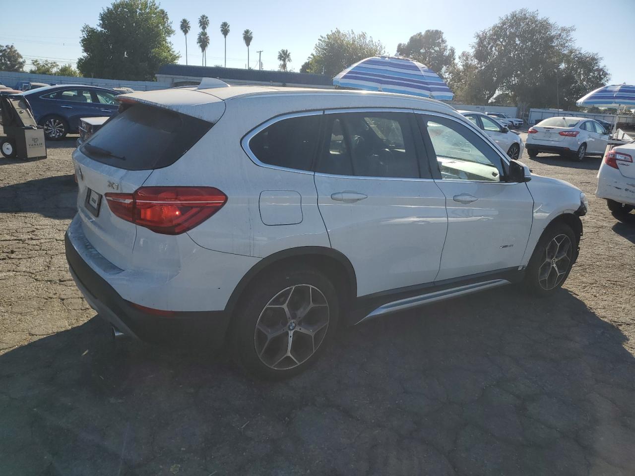 VIN WBXHT3Z34J4A66771 2018 BMW X1 no.3