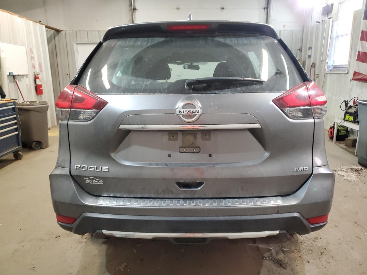 2018 Nissan Rogue S VIN: JN8AT2MV8JW314138 Lot: 80192714