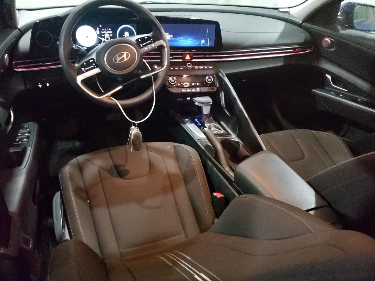 2024 Hyundai Elantra - Image 8