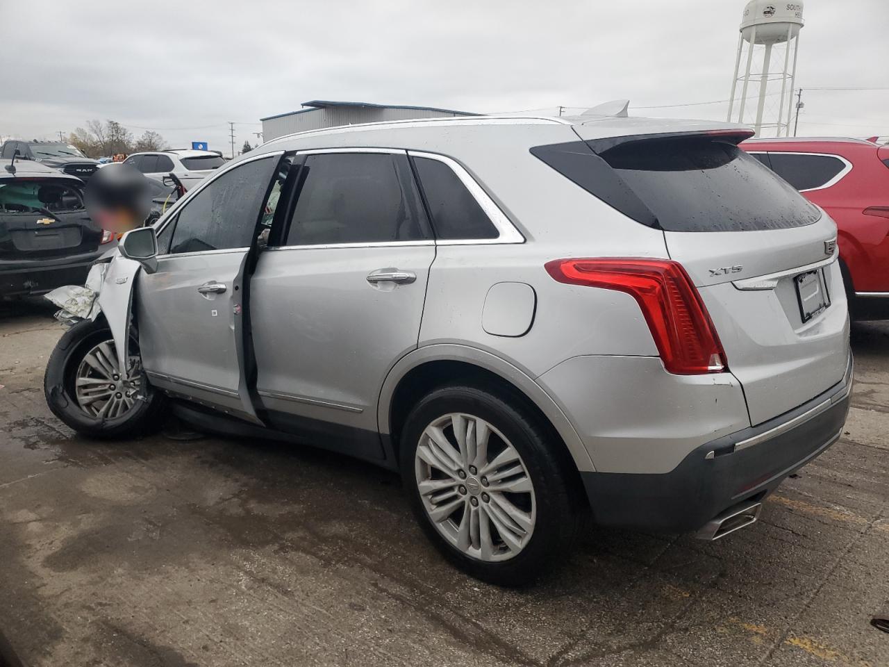 VIN 1GYKNERS4JZ154116 2018 CADILLAC XT5 no.2