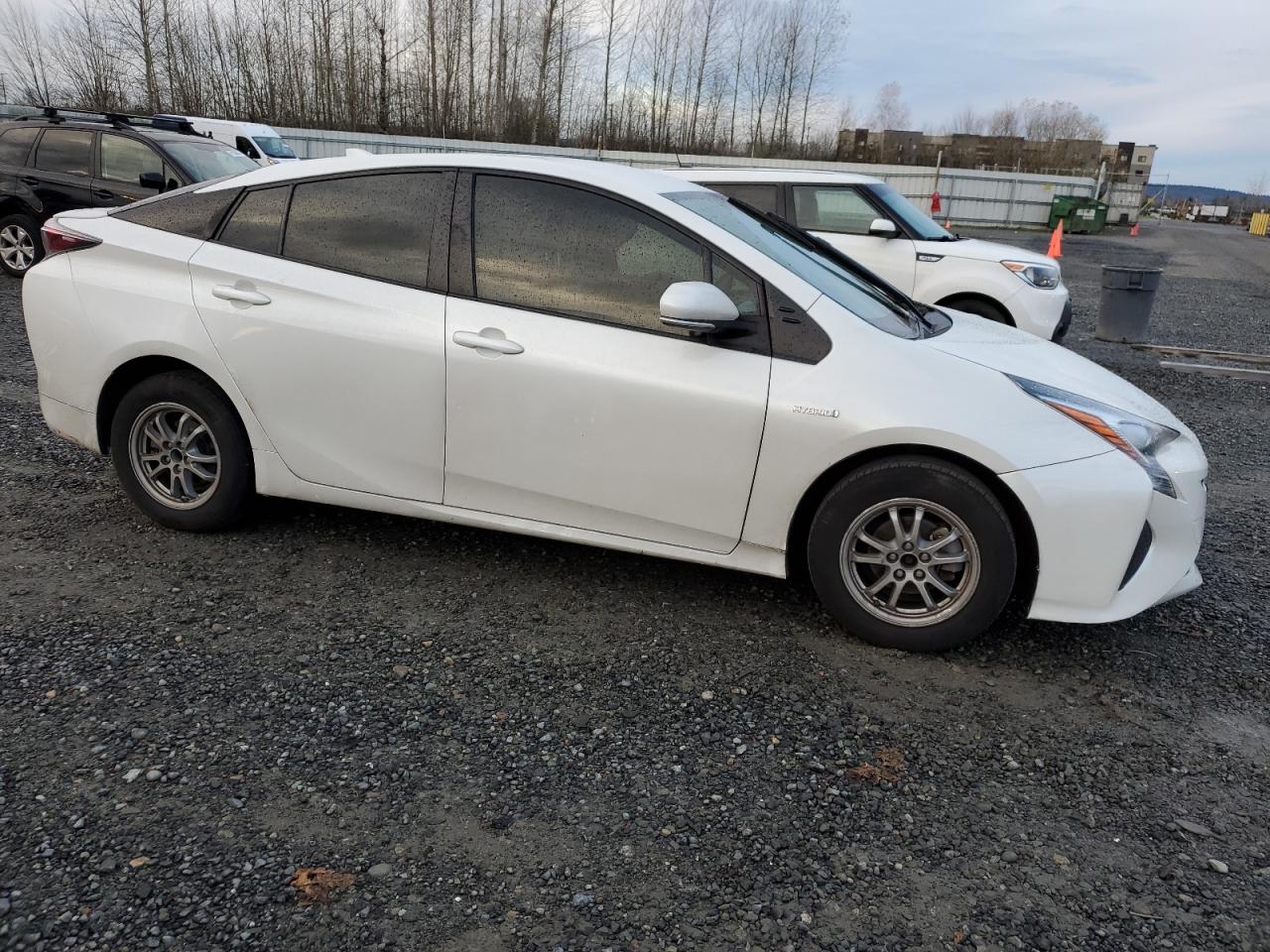 VIN JTDKBRFUXG3001070 2016 TOYOTA PRIUS no.4