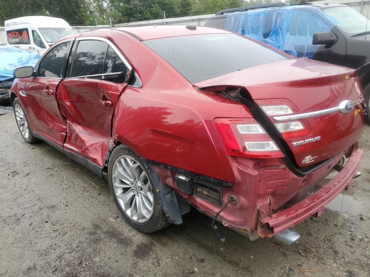 VIN 1FAHP2F80DG126627 2013 FORD TAURUS no.2