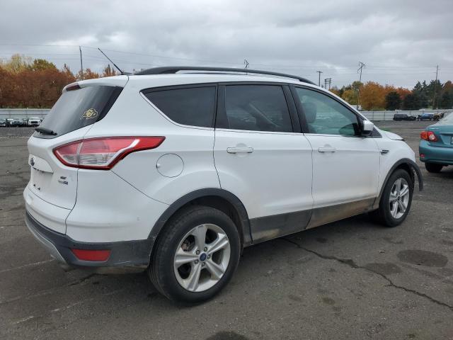  FORD ESCAPE 2015 Biały