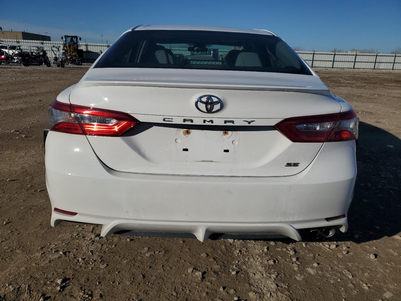 2018 Toyota Camry L VIN: 4T1B11HK0JU030445 Lot: 79958994