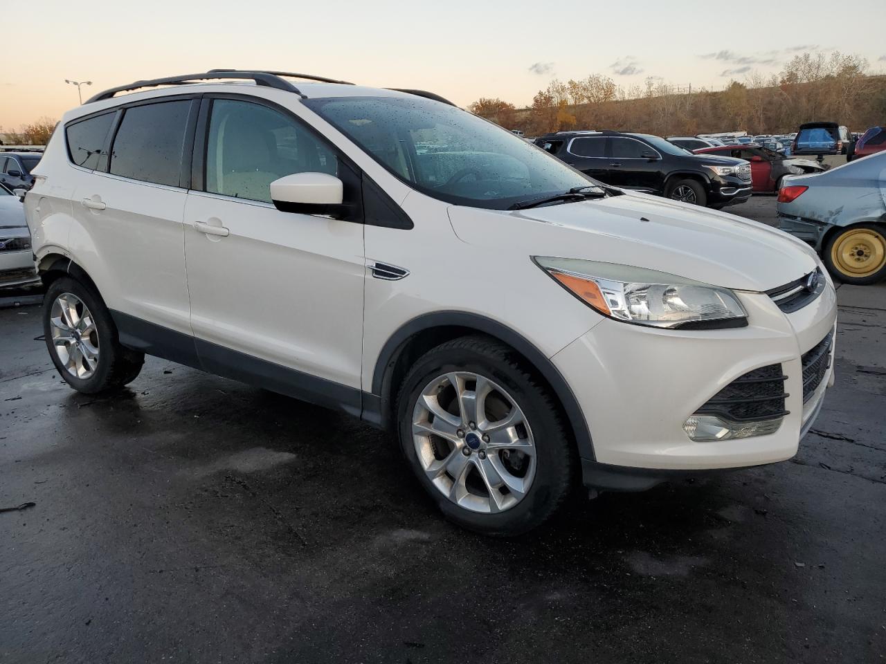 VIN 1FMCU9GX1DUD83109 2013 FORD ESCAPE no.4