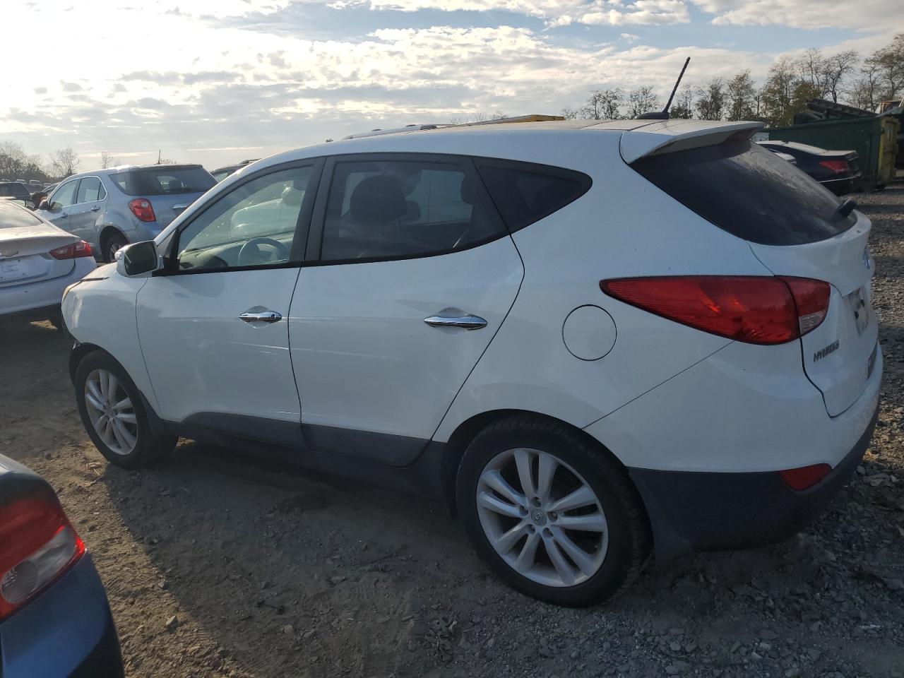 2012 Hyundai Tucson - Image 2