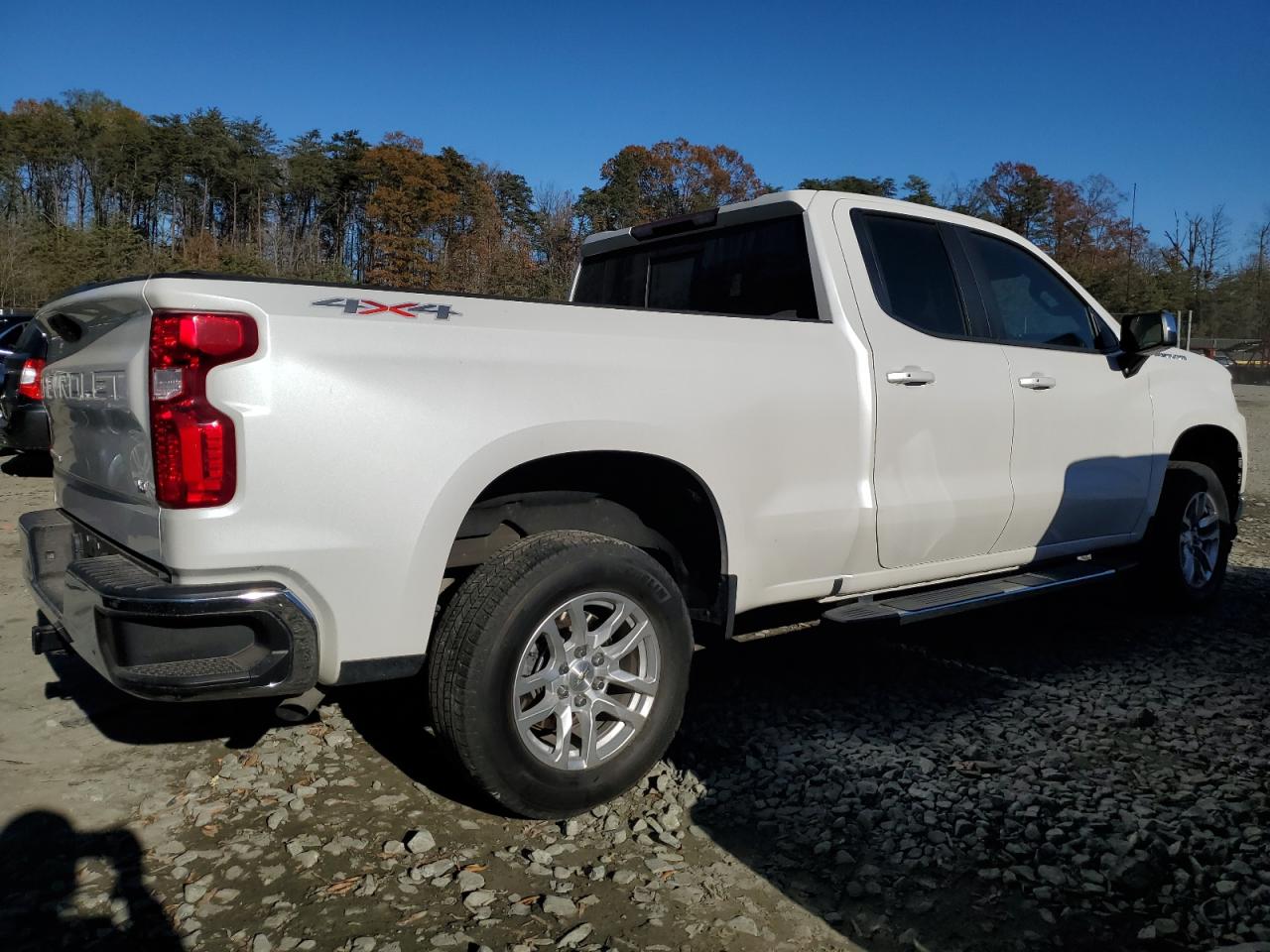 2019 Chevrolet Silverado - Image 3