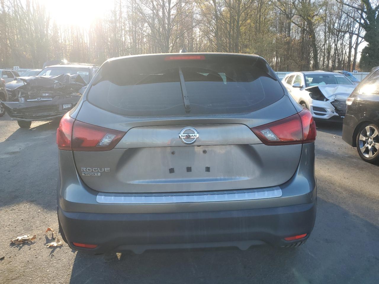 2017 Nissan Rogue - Image 6