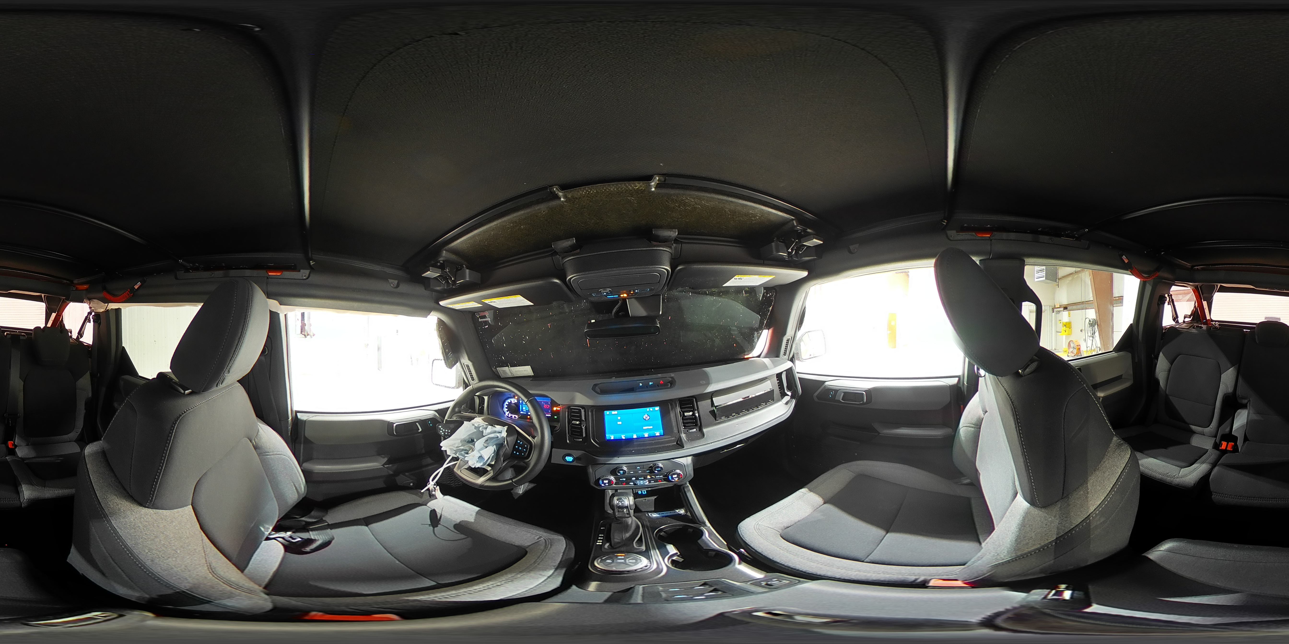 2023 Ford Bronco - Image 15