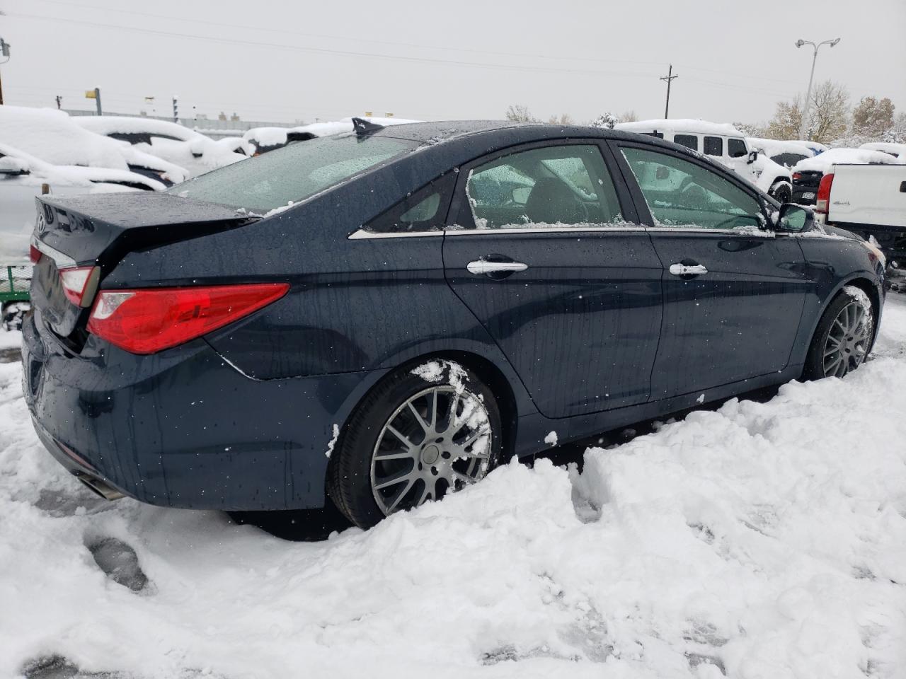 2012 Hyundai Sonata - Image 3