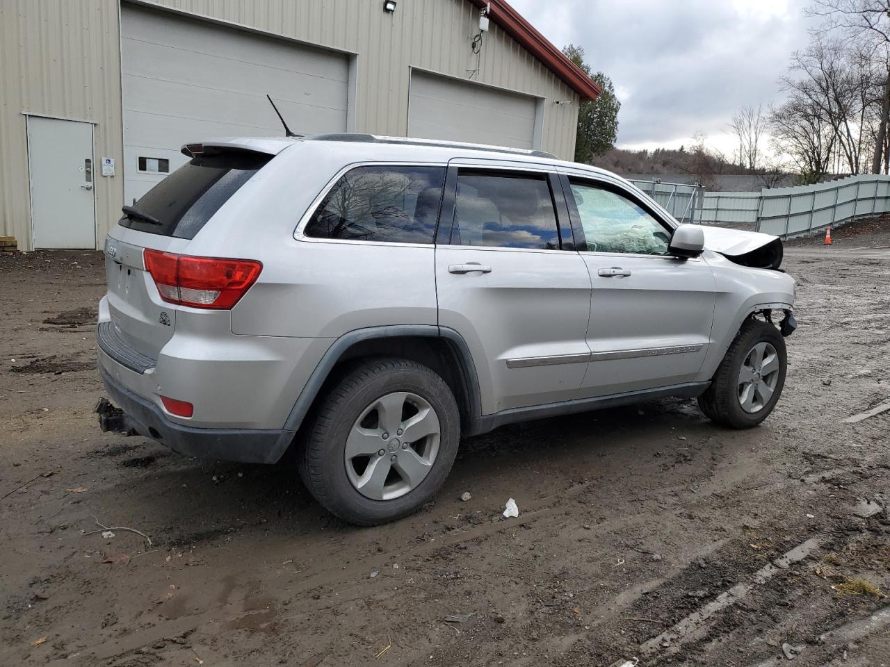 2011 Jeep Grand Cherokee - Image 3