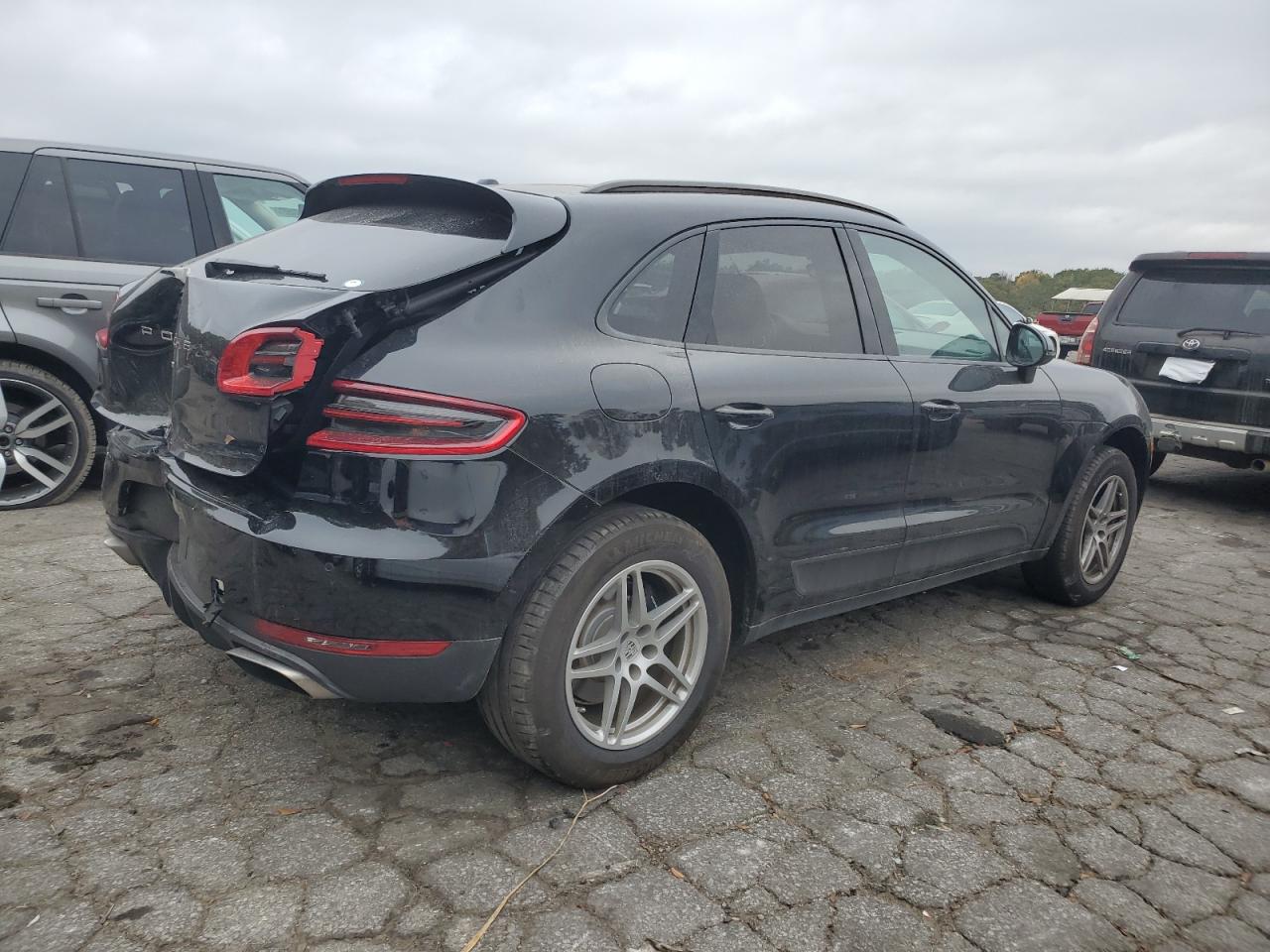 VIN WP1AA2A58JLB00174 2018 PORSCHE MACAN no.3