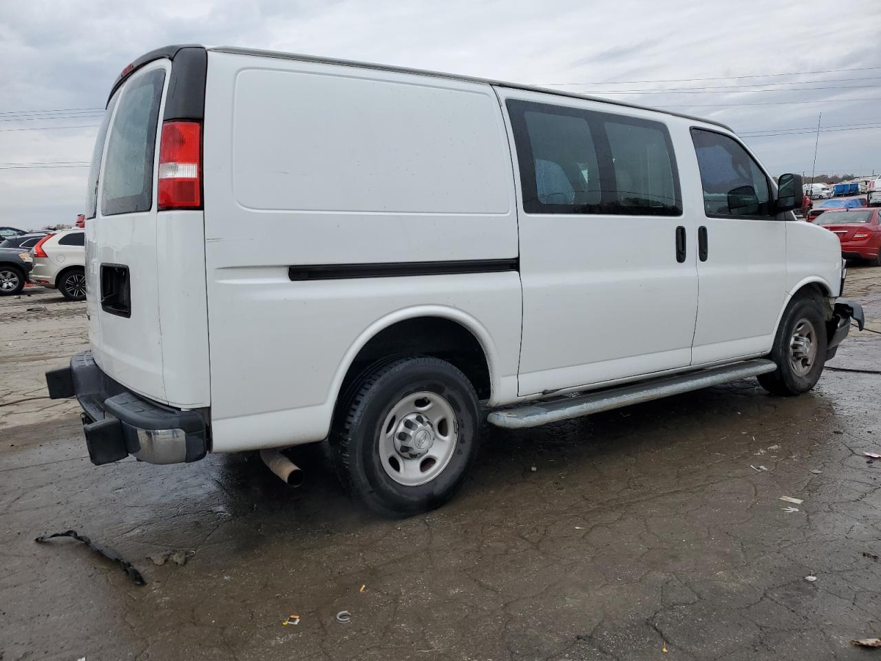 VIN 1GCWGAFG6J1904933 2018 CHEVROLET EXPRESS no.3