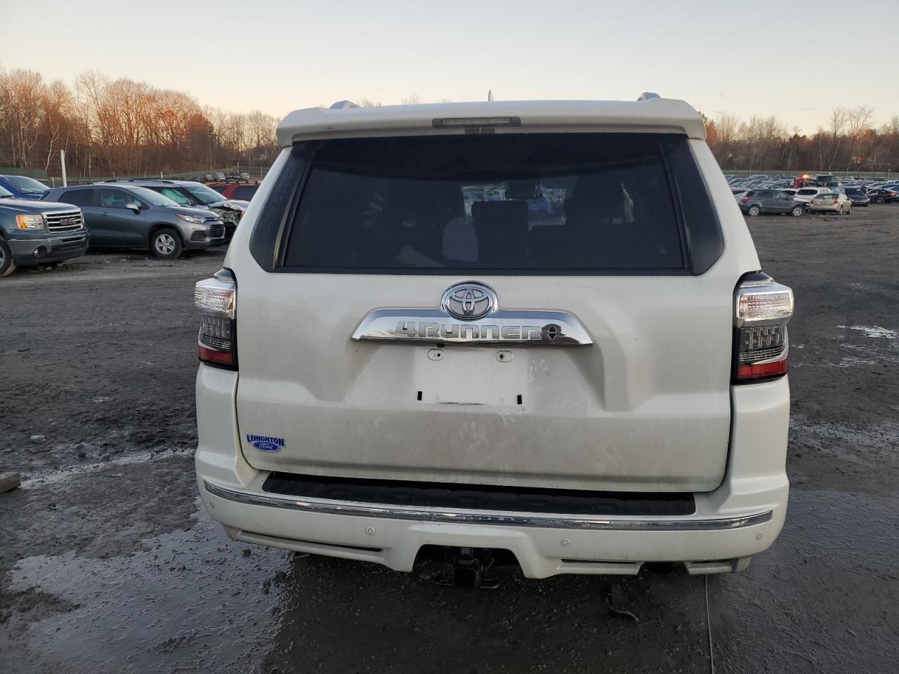 2017 Toyota 4Runner - Image 6