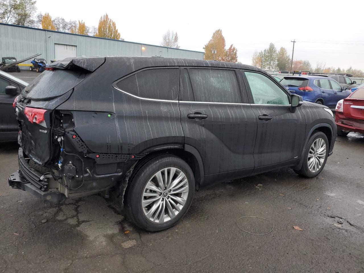 2022 Toyota Highlander - Image 3