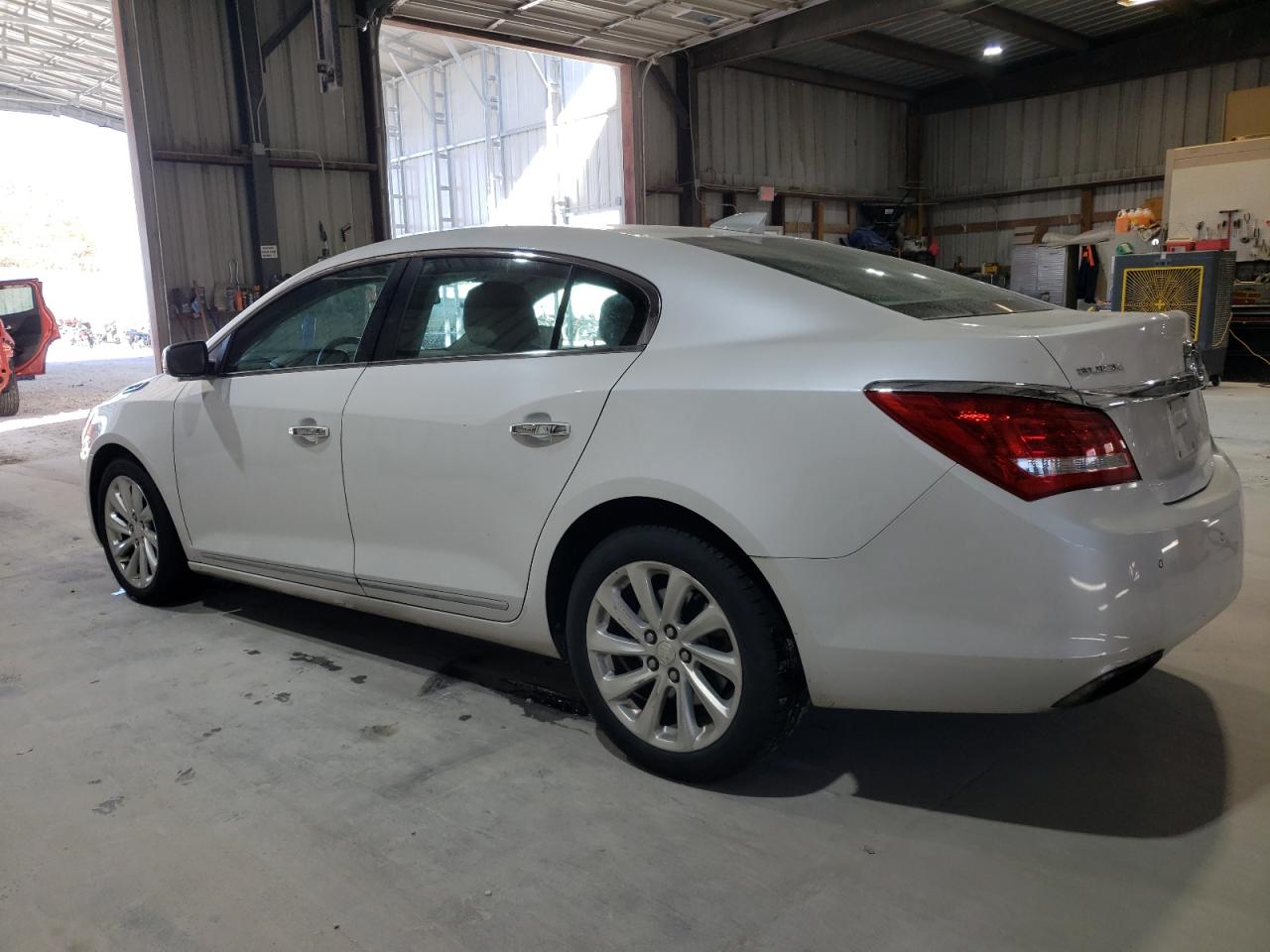 VIN 1G4GB5G31FF205088 2015 BUICK LACROSSE no.2