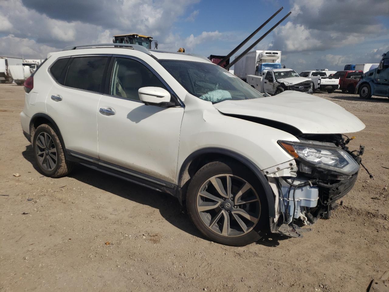 2020 Nissan Rogue - Image 4