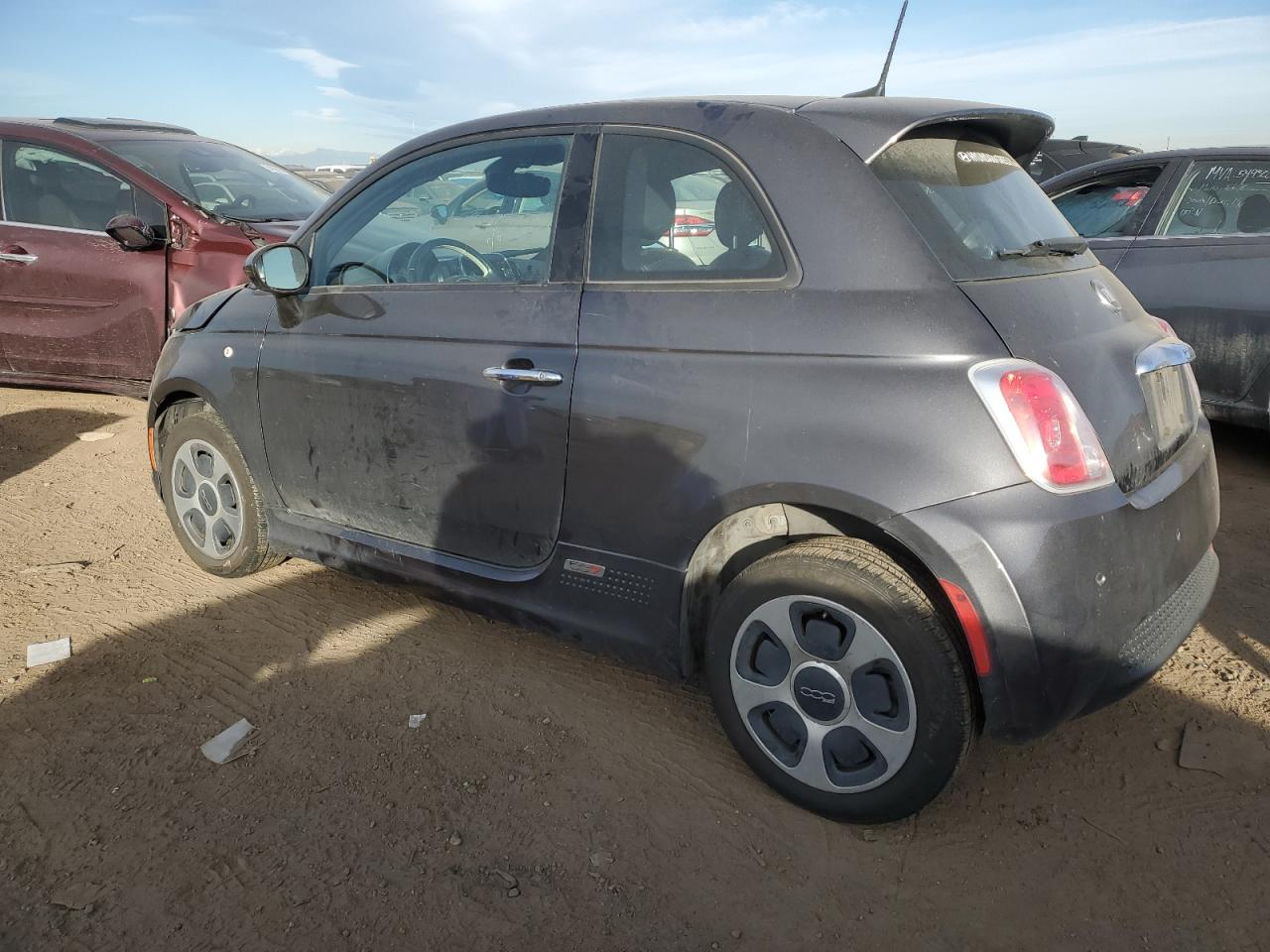 VIN 3C3CFFGE3GT229225 2016 FIAT 500 no.2