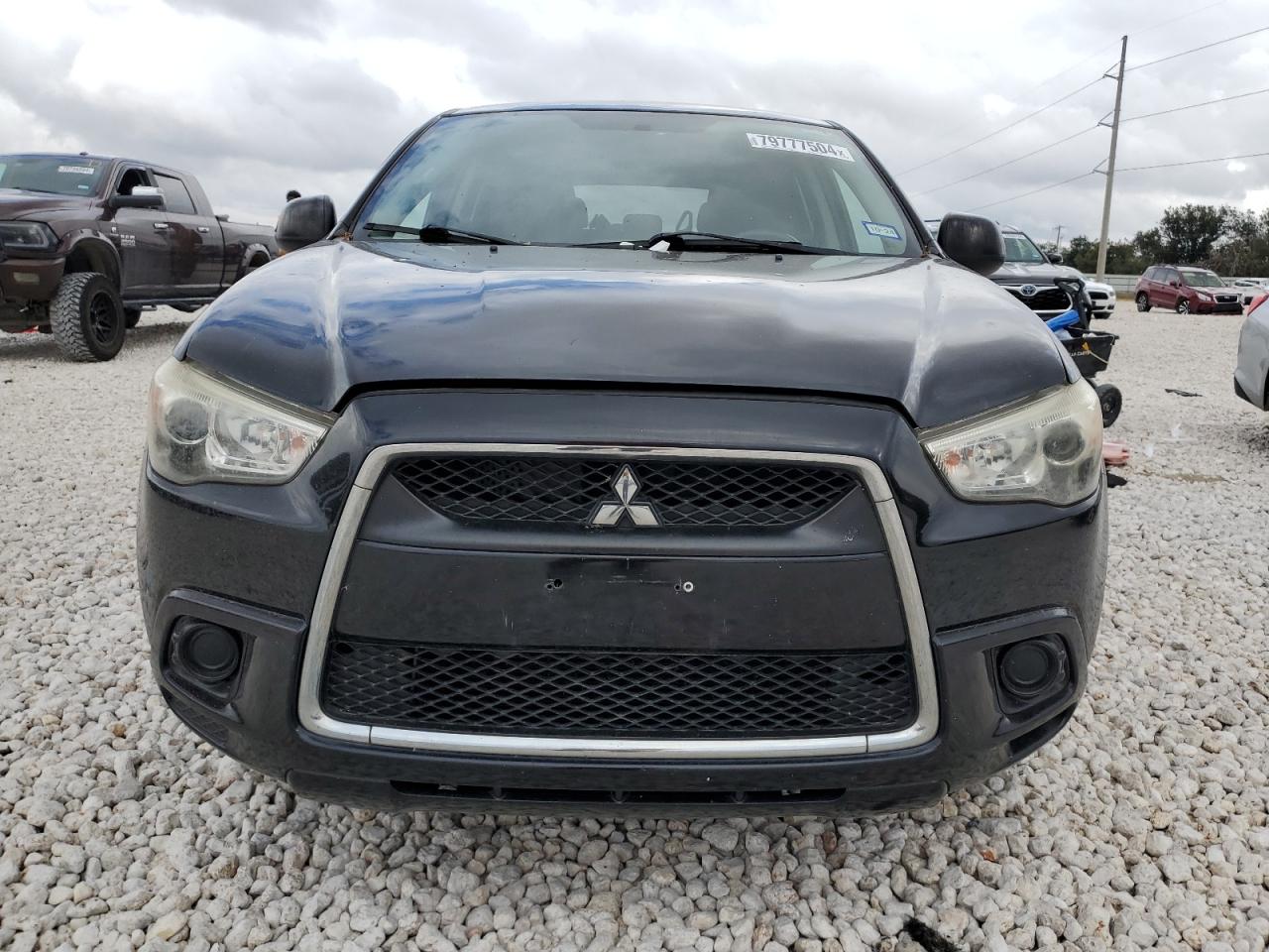 2011 Mitsubishi Outlander - Image 5