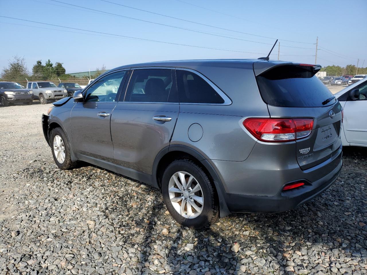 2016 Kia Sorento - Image 2