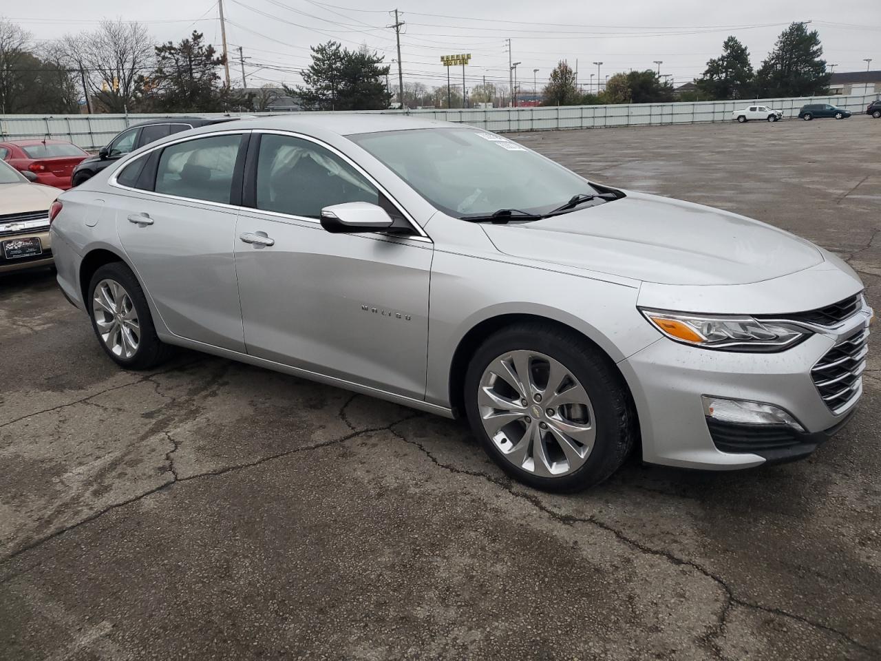 2019 Chevrolet Malibu - Image 4