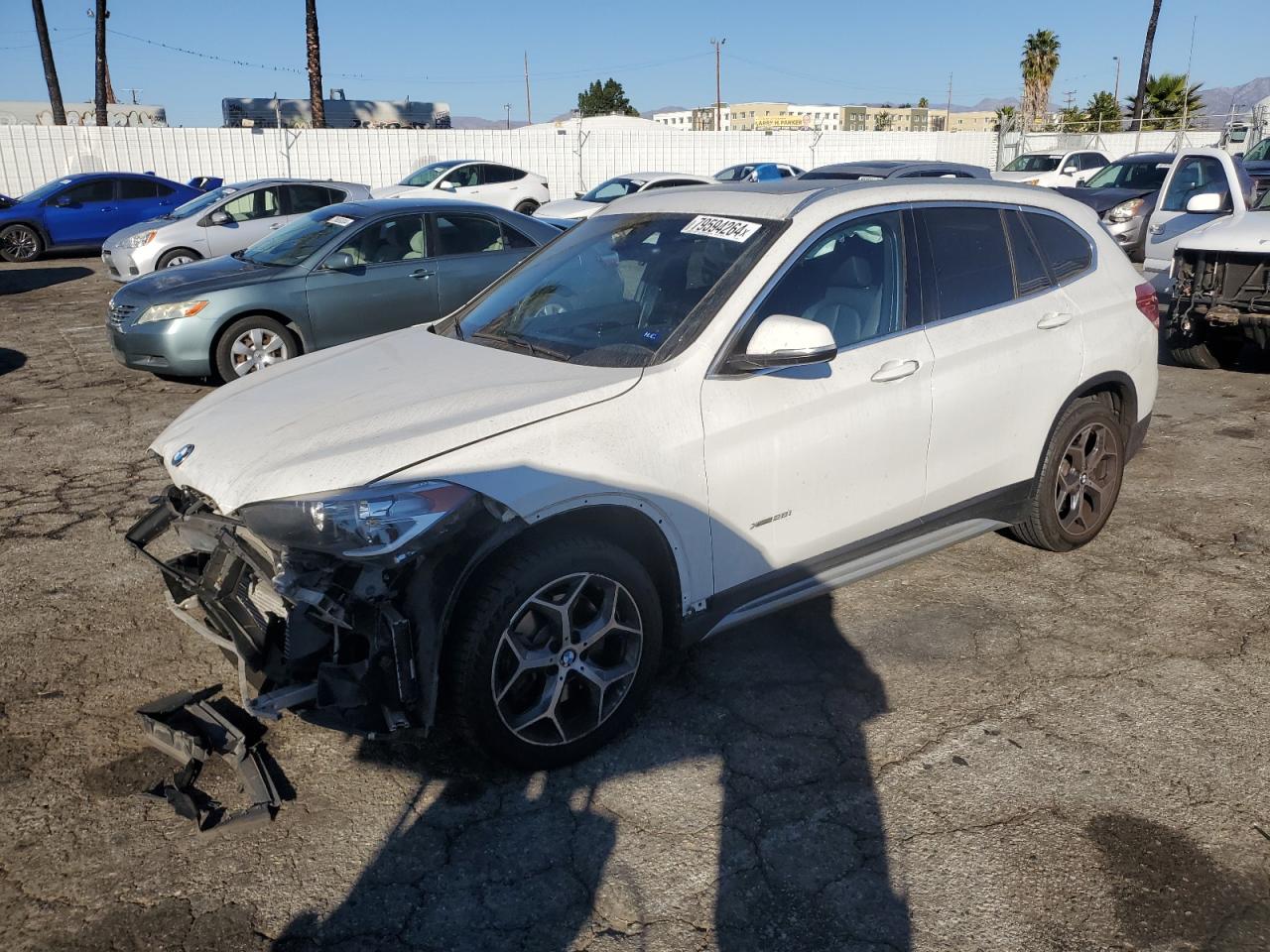 VIN WBXHT3Z34J4A66771 2018 BMW X1 no.1