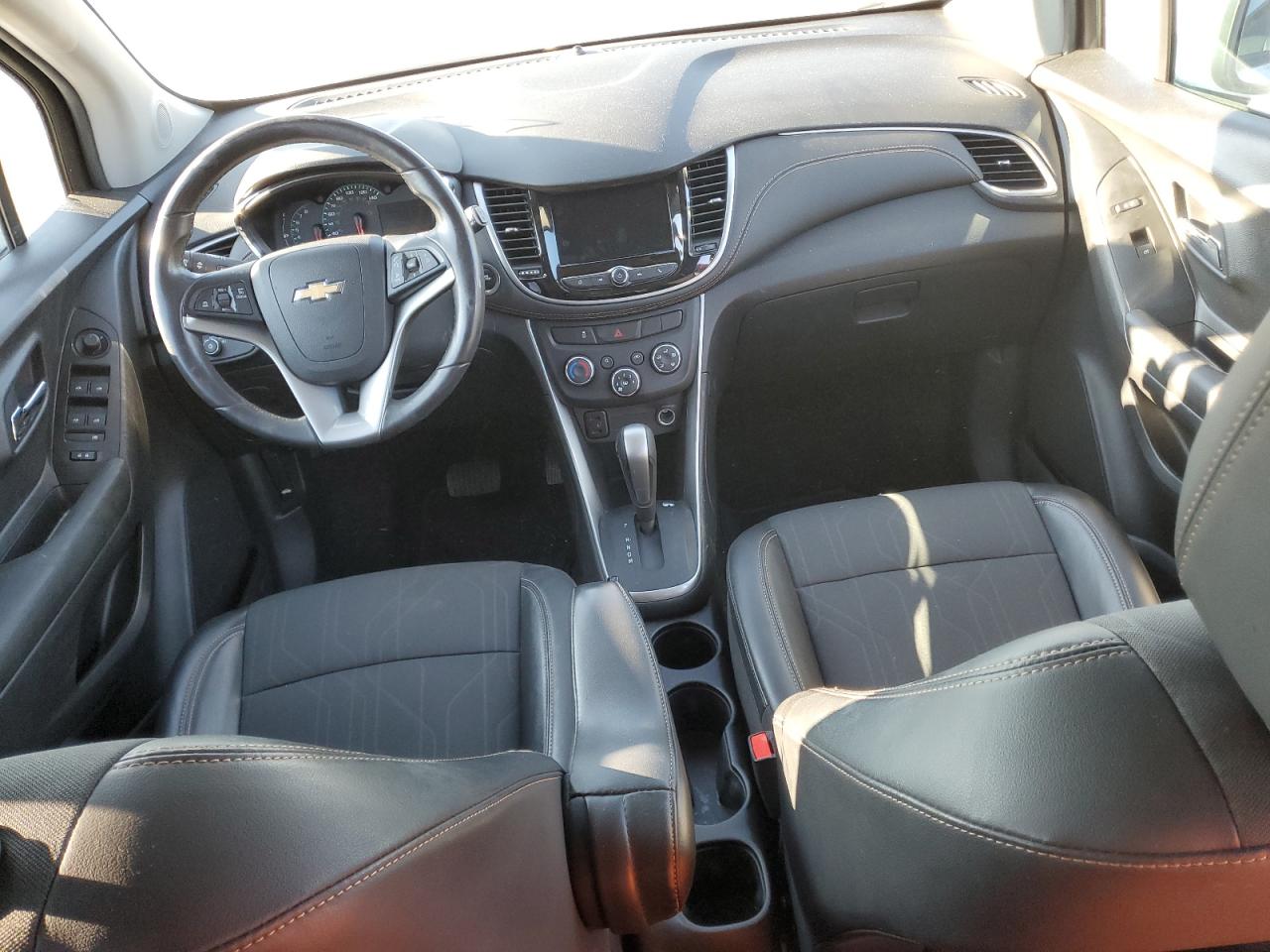 2022 Chevrolet Trax - Image 8