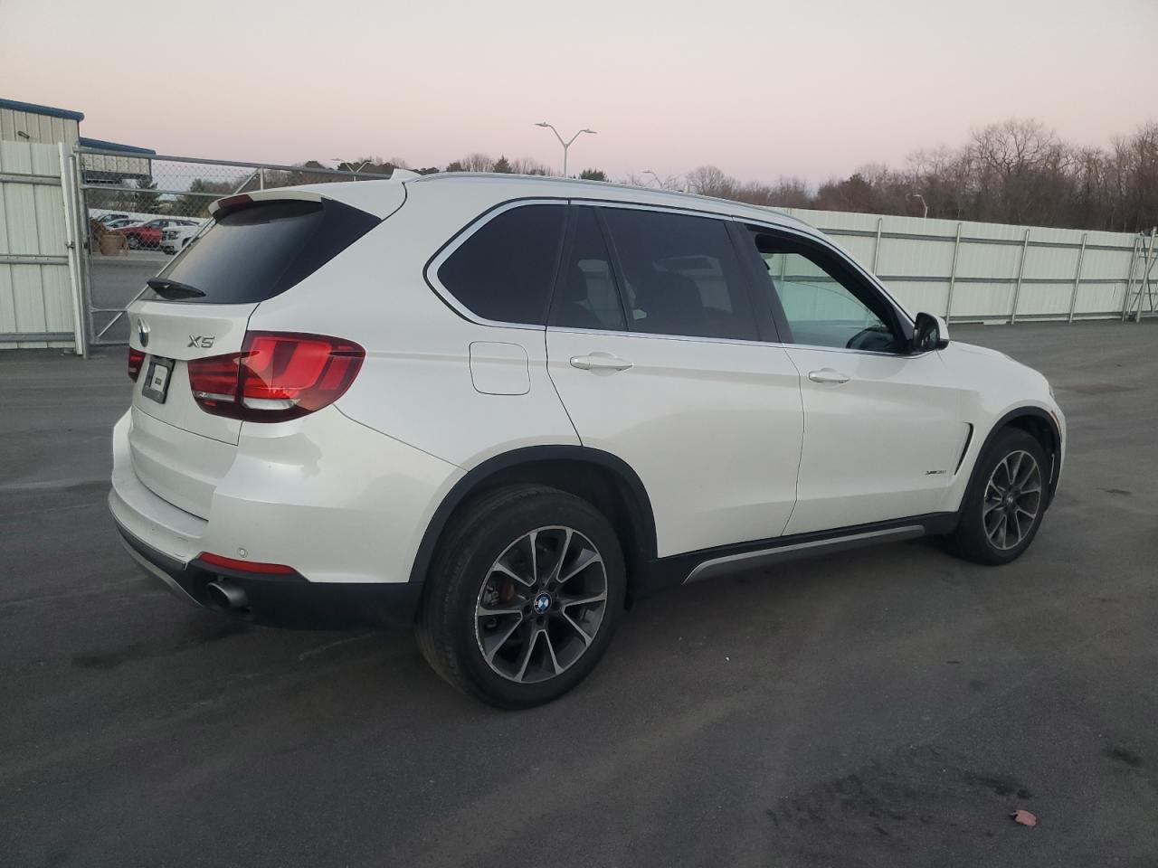 2017 BMW X5 - Image 3