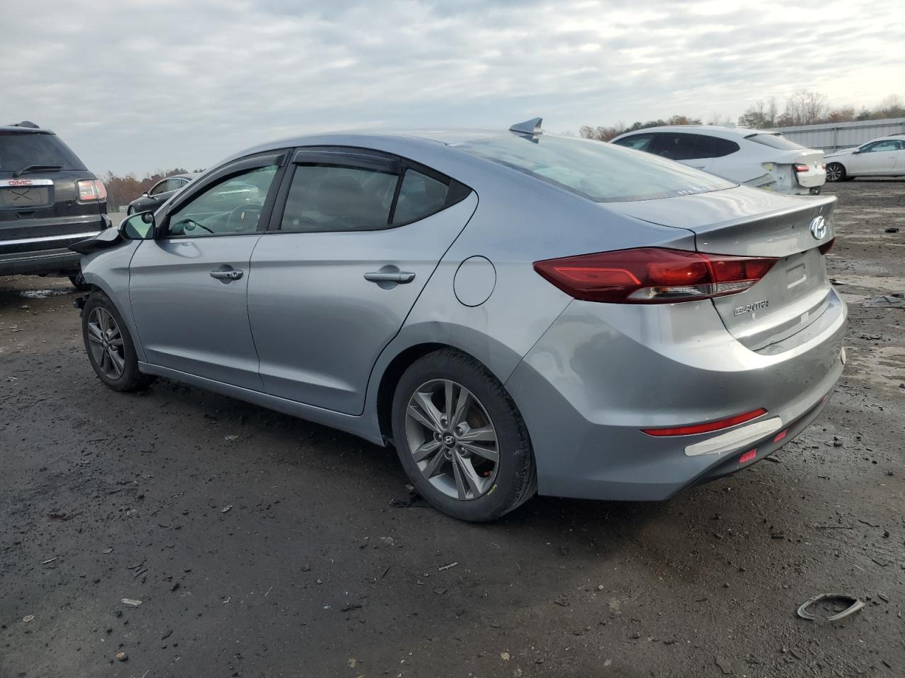 2017 Hyundai Elantra - Image 2