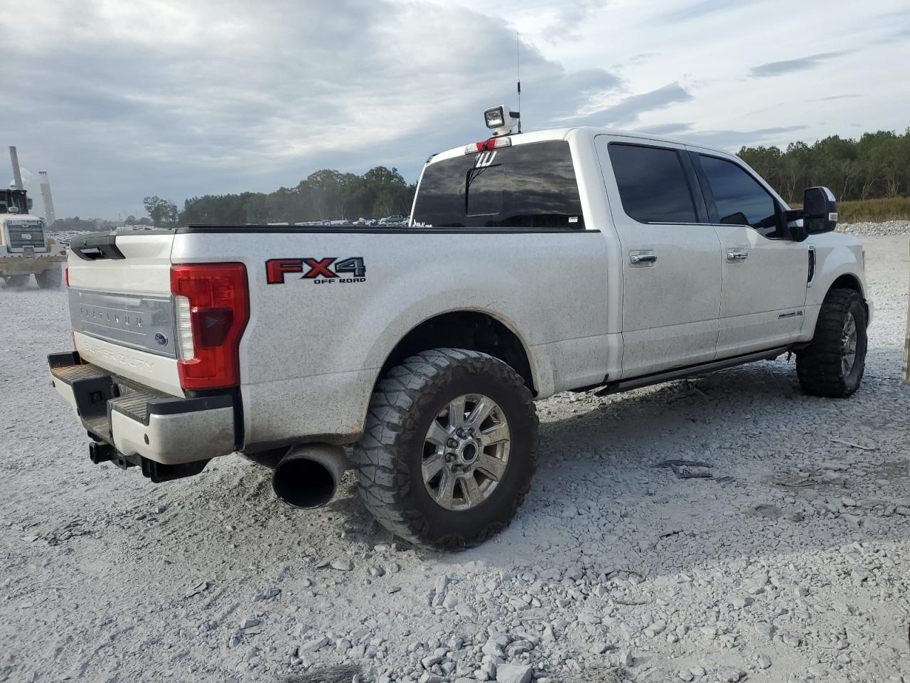 VIN 1FT7W2BT7HEF37933 2017 FORD F250 no.3