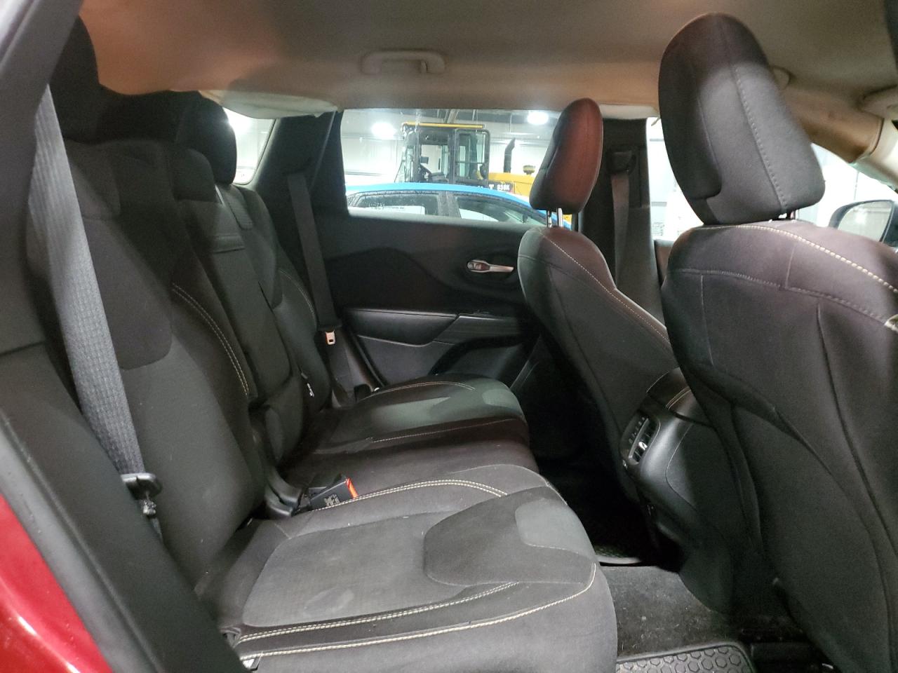2015 Jeep Grand Cherokee - Image 11